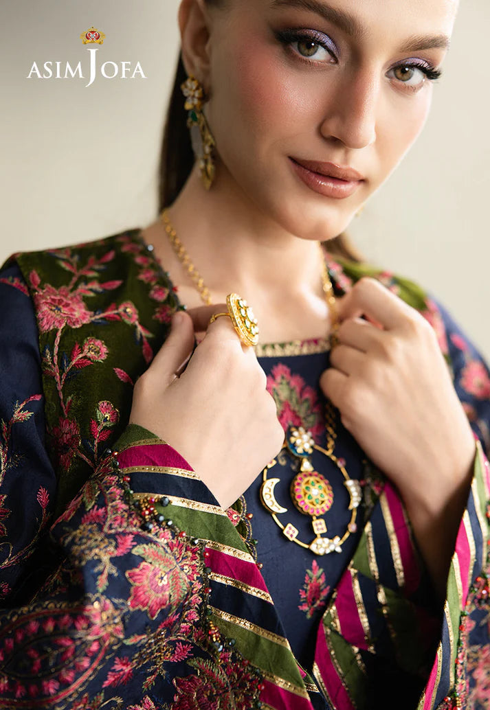 Embroidered Velvet Stitched 4 Pcs
