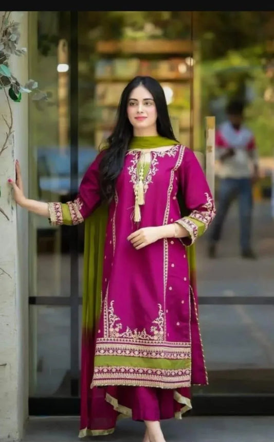 Pink Embroidered Lawn 3Pcs Suit