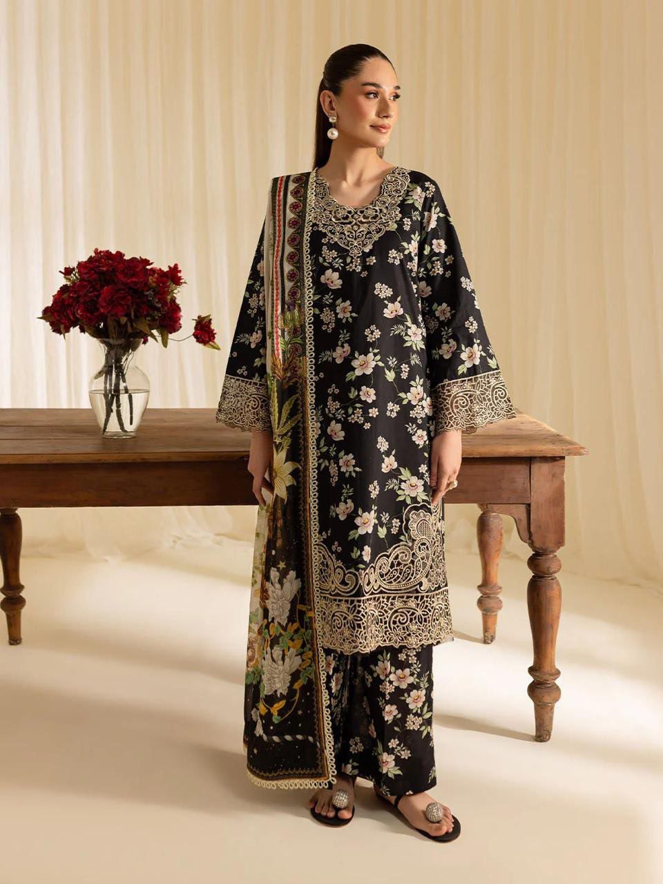 3PIECE Embroidered Summer Suit