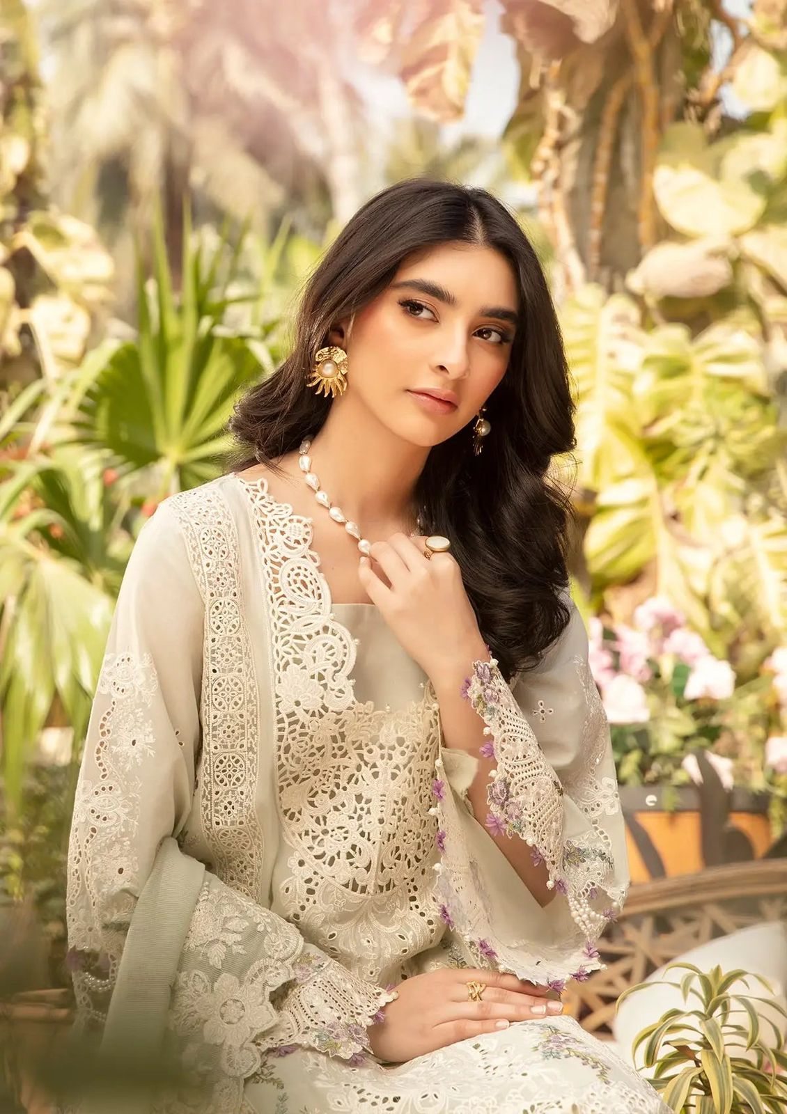 3PIECE Luxury Embroidered Chikenkari Collection with Organza embroidered Dupatta
