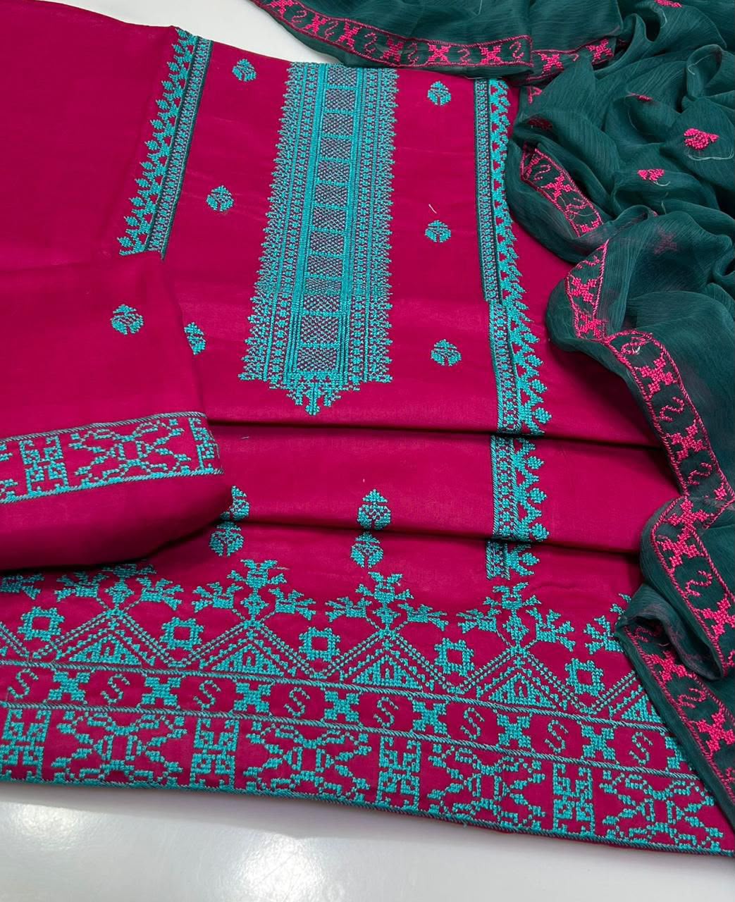 3PIECE Luxury Embroidered Cotton Collection with Chiffon embroidered duppatta