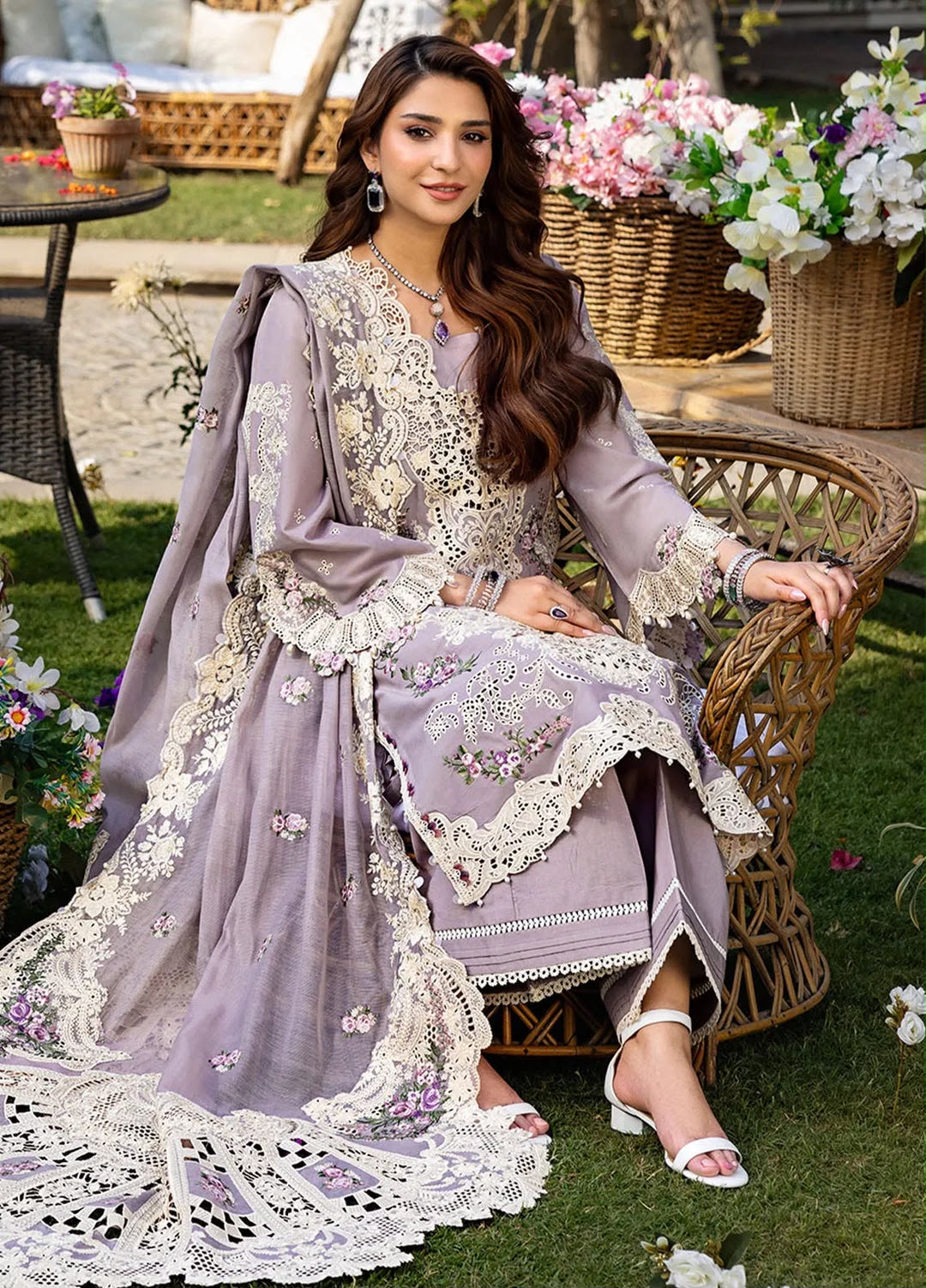 3PIECE Luxury Embroidered Chikenkari Collection with Organza embroidered Dupatta