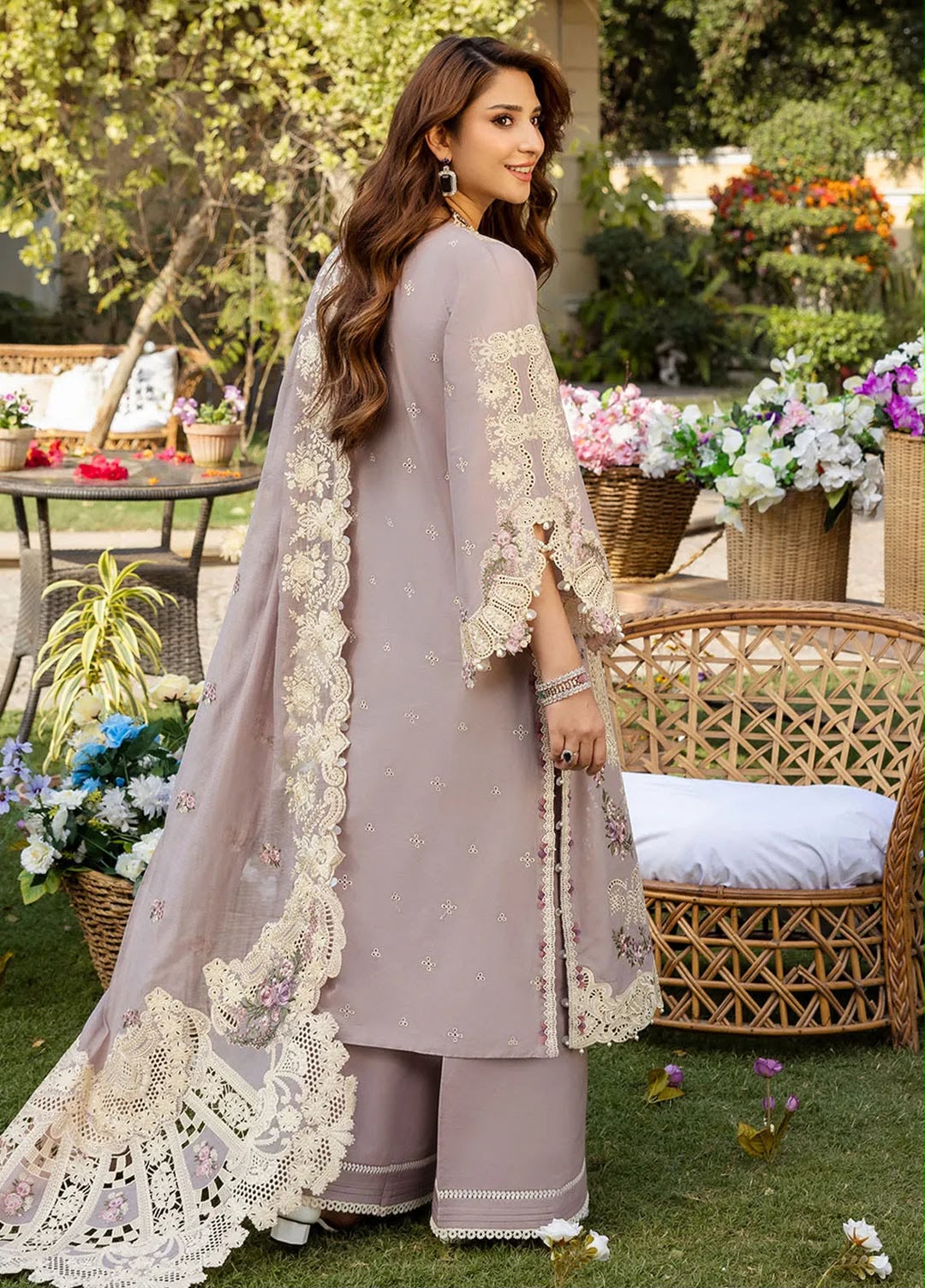 3PIECE Luxury Embroidered Chikenkari Collection with Organza embroidered Dupatta
