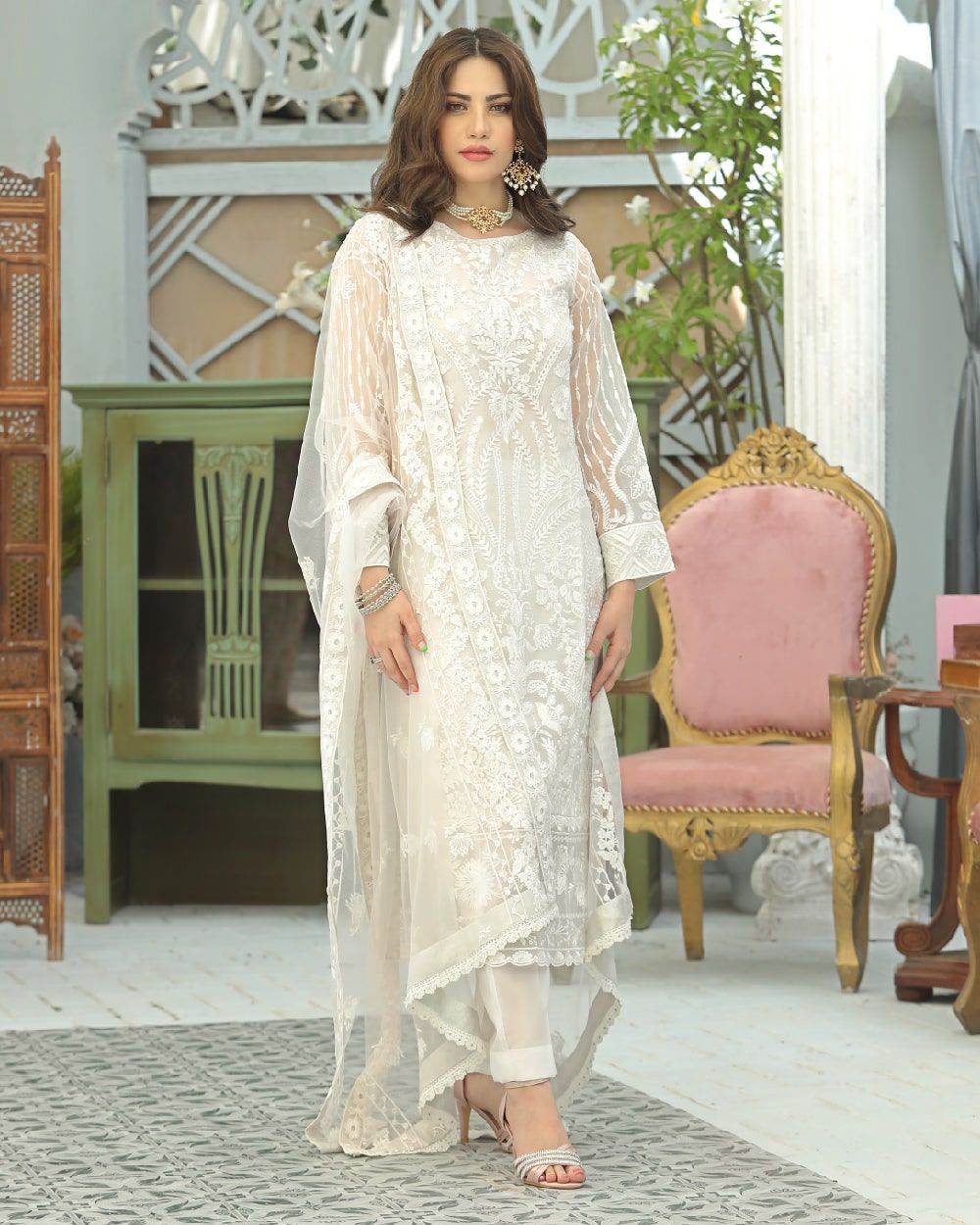 Elegant White Organza 3PC Ensemble - Celebrity Inspired Heavy Embroidered Party Suit