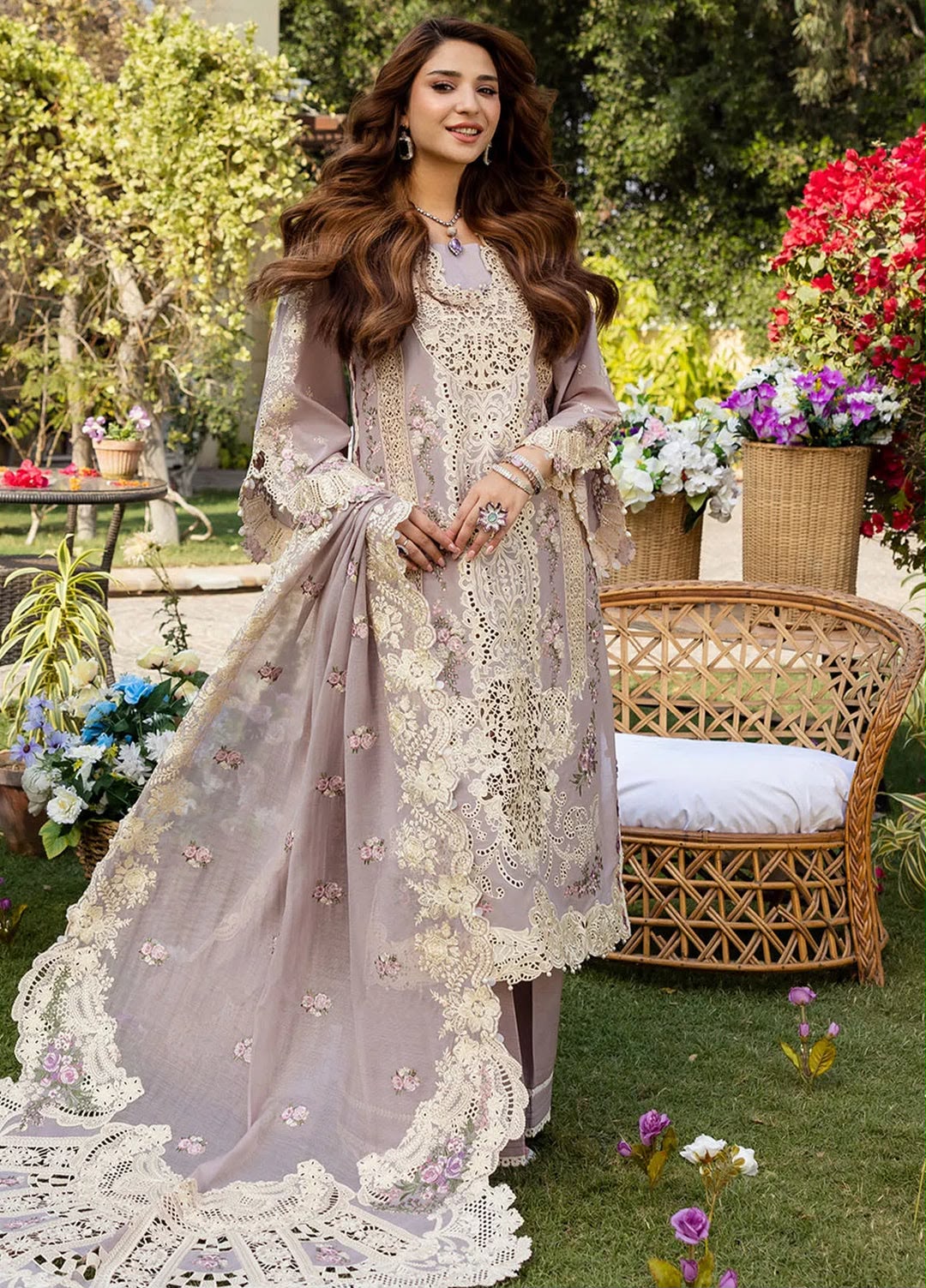 3PIECE Luxury Embroidered Chikenkari Collection with Organza embroidered Dupatta